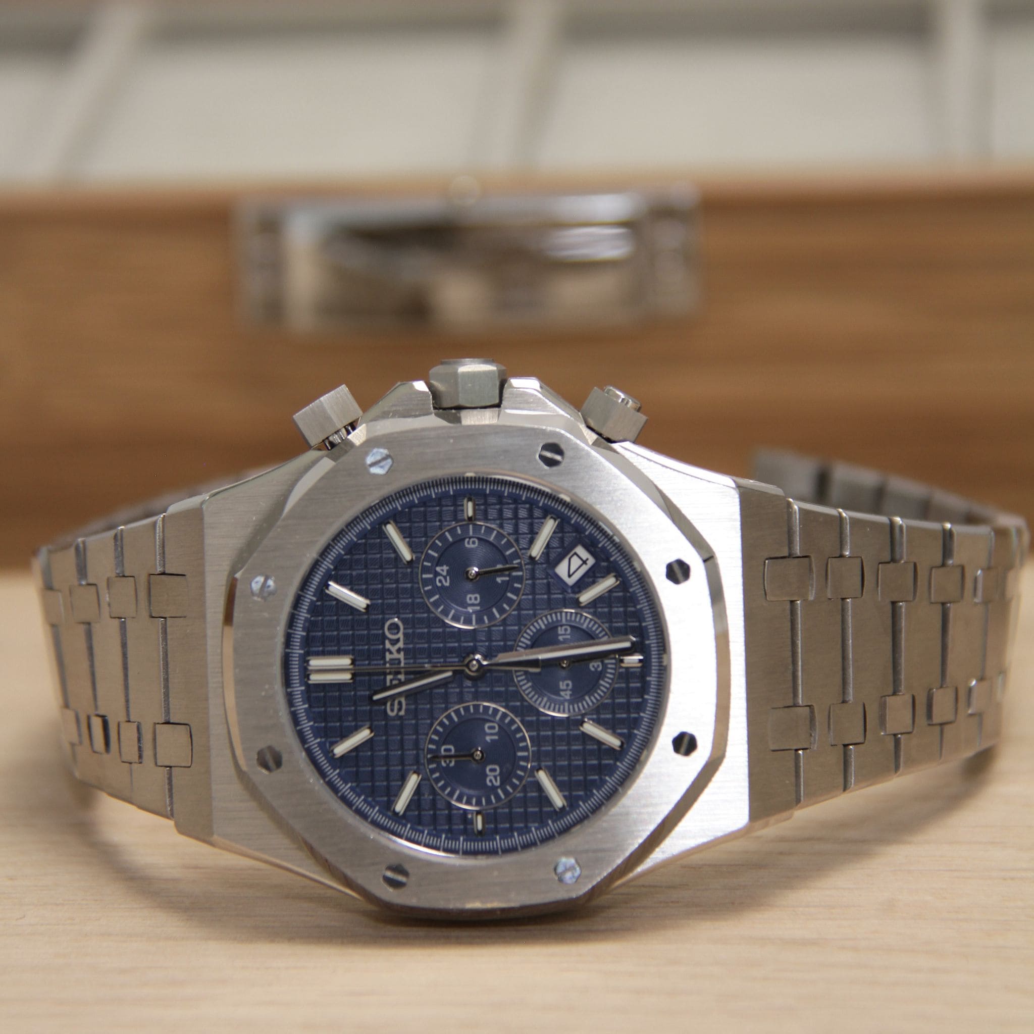 Montre Seiko Mod Royal Oak Chronos bleue avec bracelet – mouvement chronographe hybride VK63