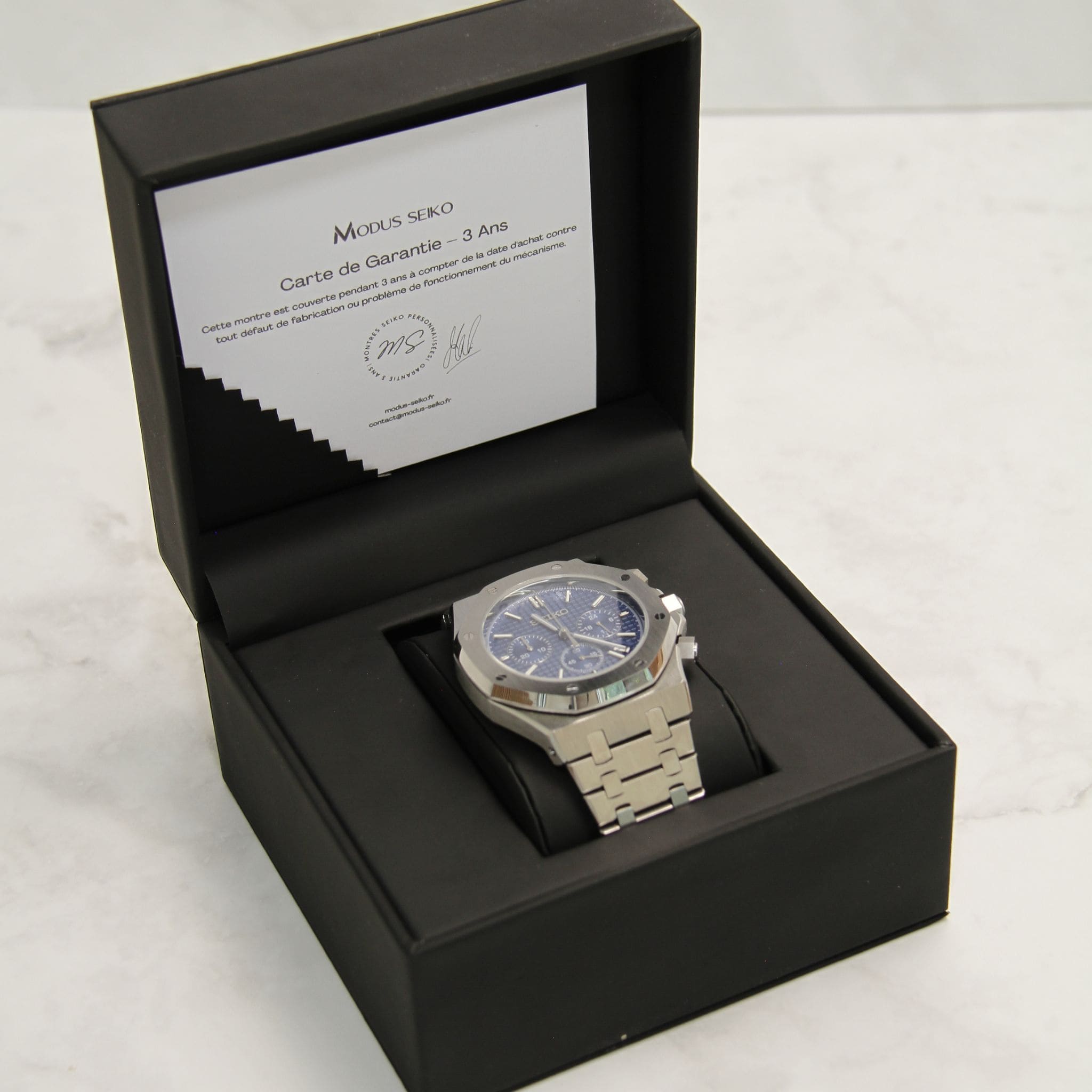 Montre Seiko mod royal oak chronos bleu dans son écrin Modus Seiko