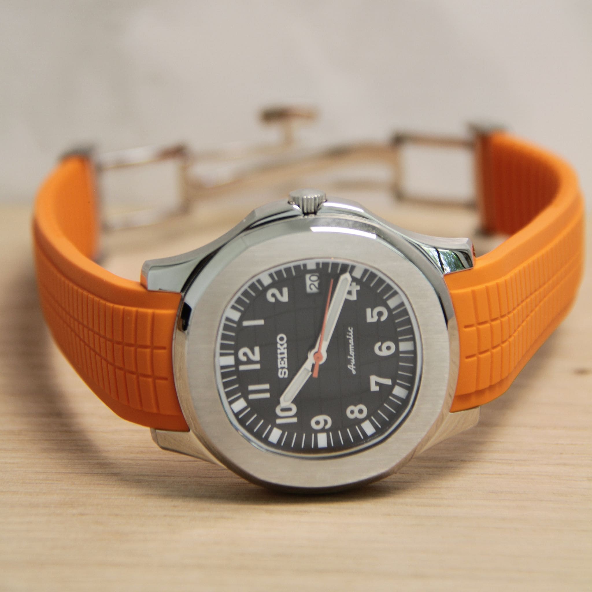 Montre Seiko Mod Aquanaut orange avec bracelet – mouvement automatique visible NH35