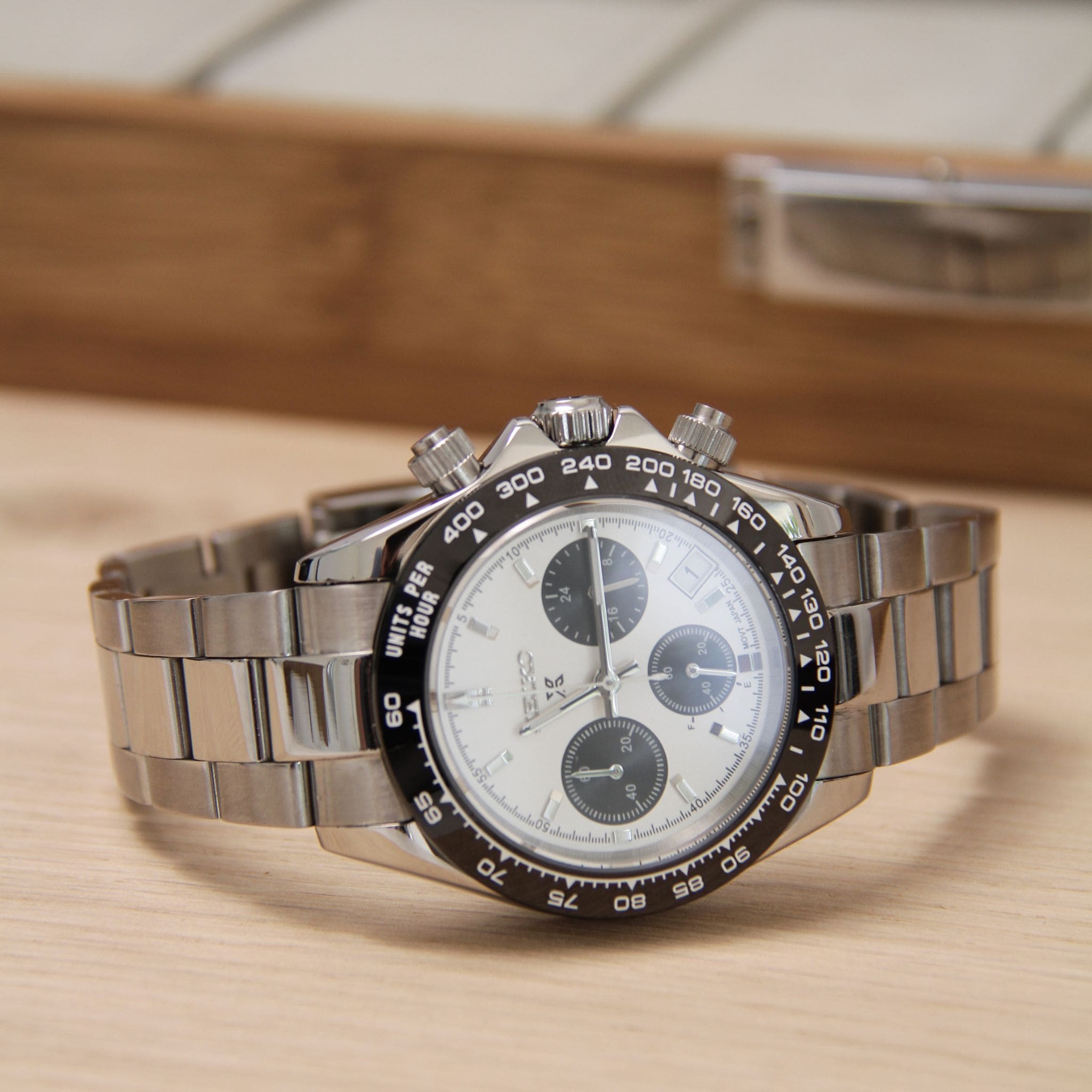 Montre Seiko Mod Daytona blanc avec bracelet – mouvement chronographe hybride VK63