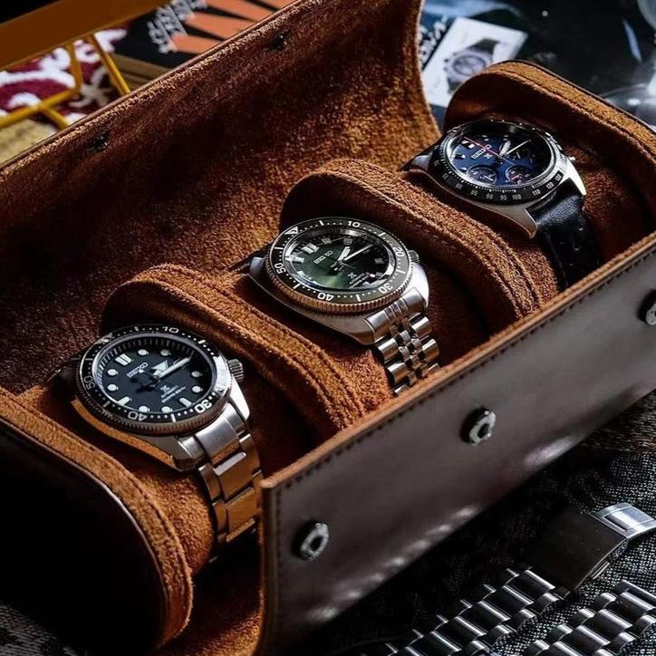 VINTAGE LEATHER WATCH DISPLAY STAND