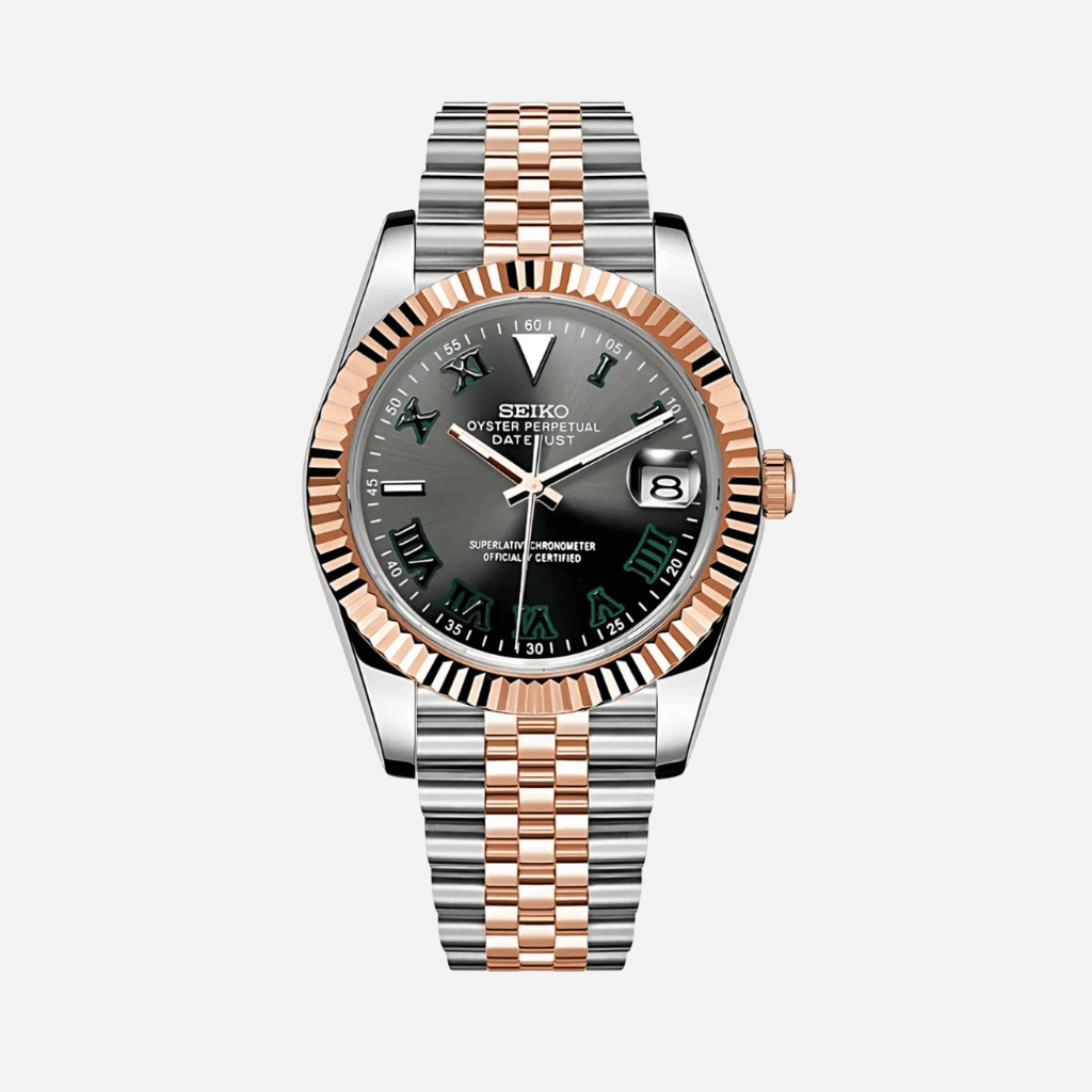 Montre Seiko Mod Datejust Wimbledon Two Tone, disponible en 36 ou 39 mm, avec un boîtier en acier inoxydable 316L bicolore et un mouvement automatique Seiko NH35, alliant élégance intemporelle et performance horlogère.